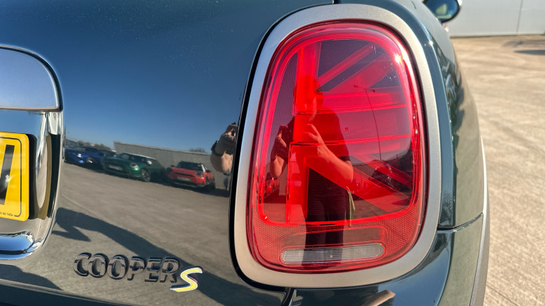 MINI Hatchback 135kW Cooper S Resolute Edition 33kWh 3dr Auto Electric Hatchback